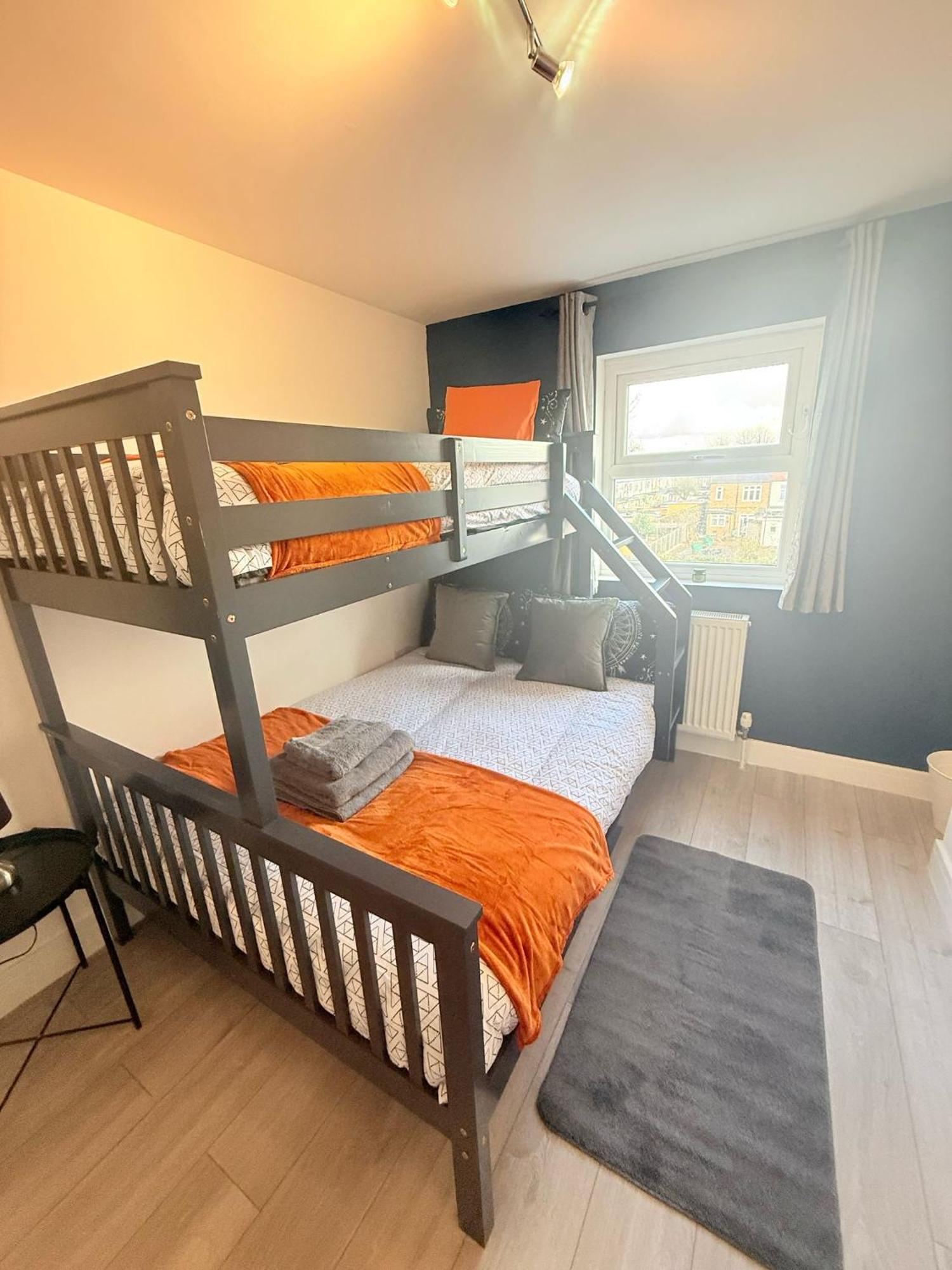 Tottenham En Suites Guest Rooms ลอนดอน ภายนอก รูปภาพ