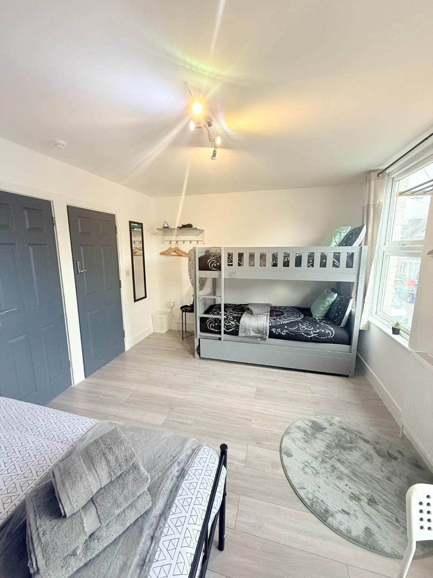 Tottenham En Suites Guest Rooms ลอนดอน ภายนอก รูปภาพ